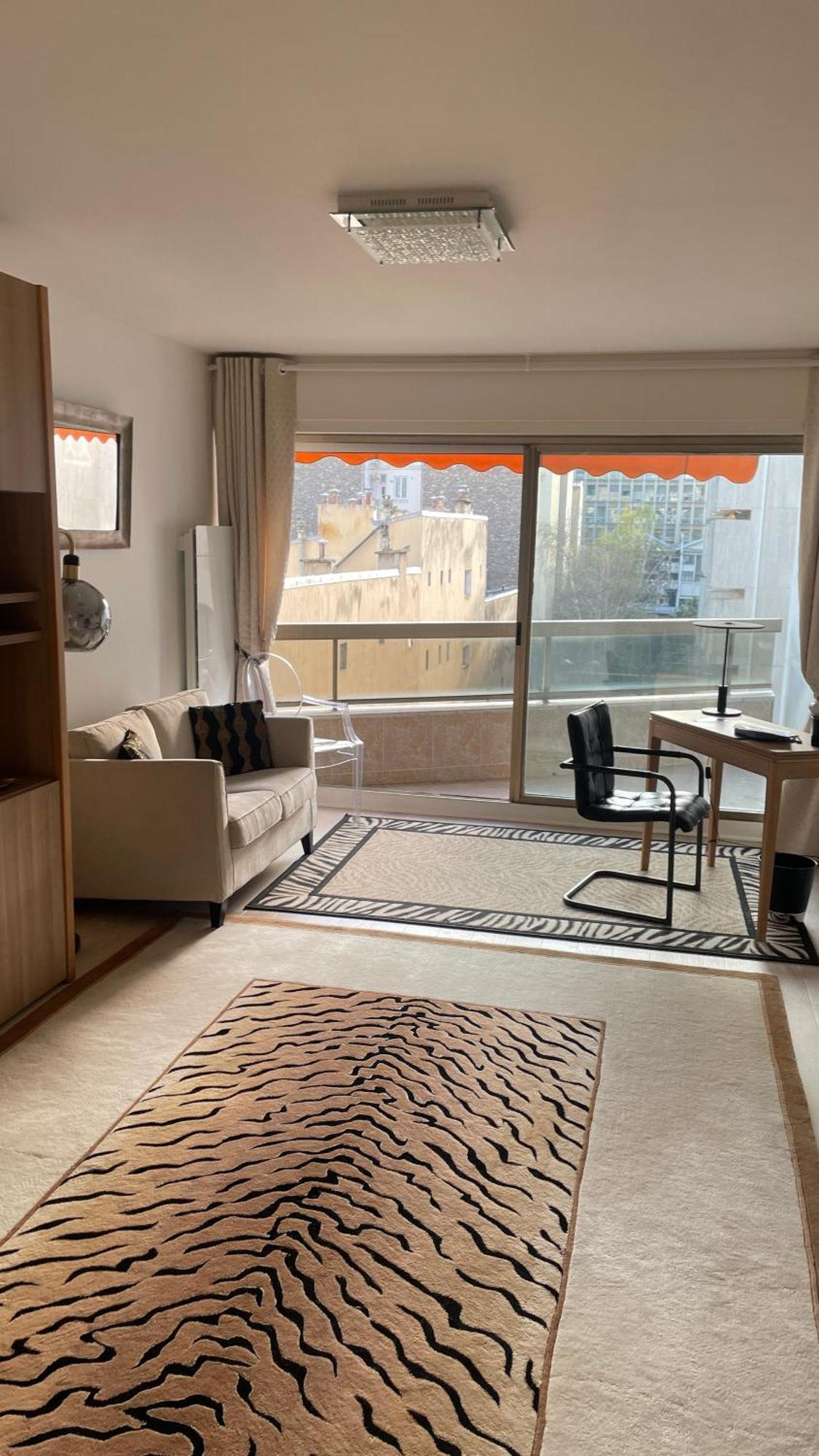 Un Studio De Luxe Les Champs Elysees Parigi Esterno foto